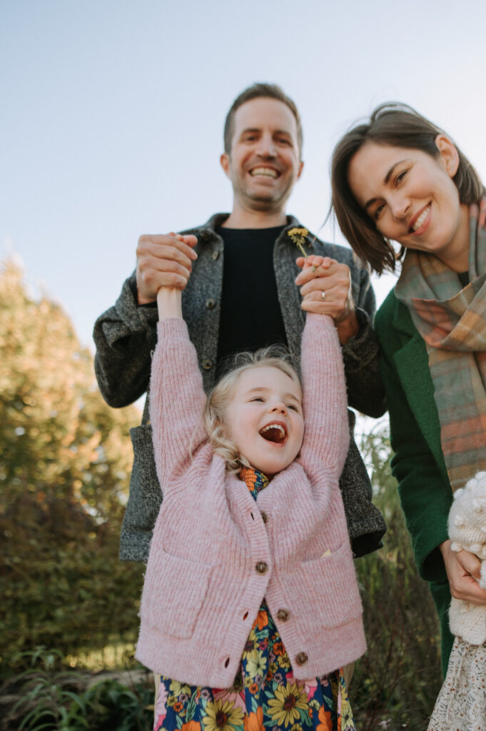 Photographie de famille lifestyle à Montréal.