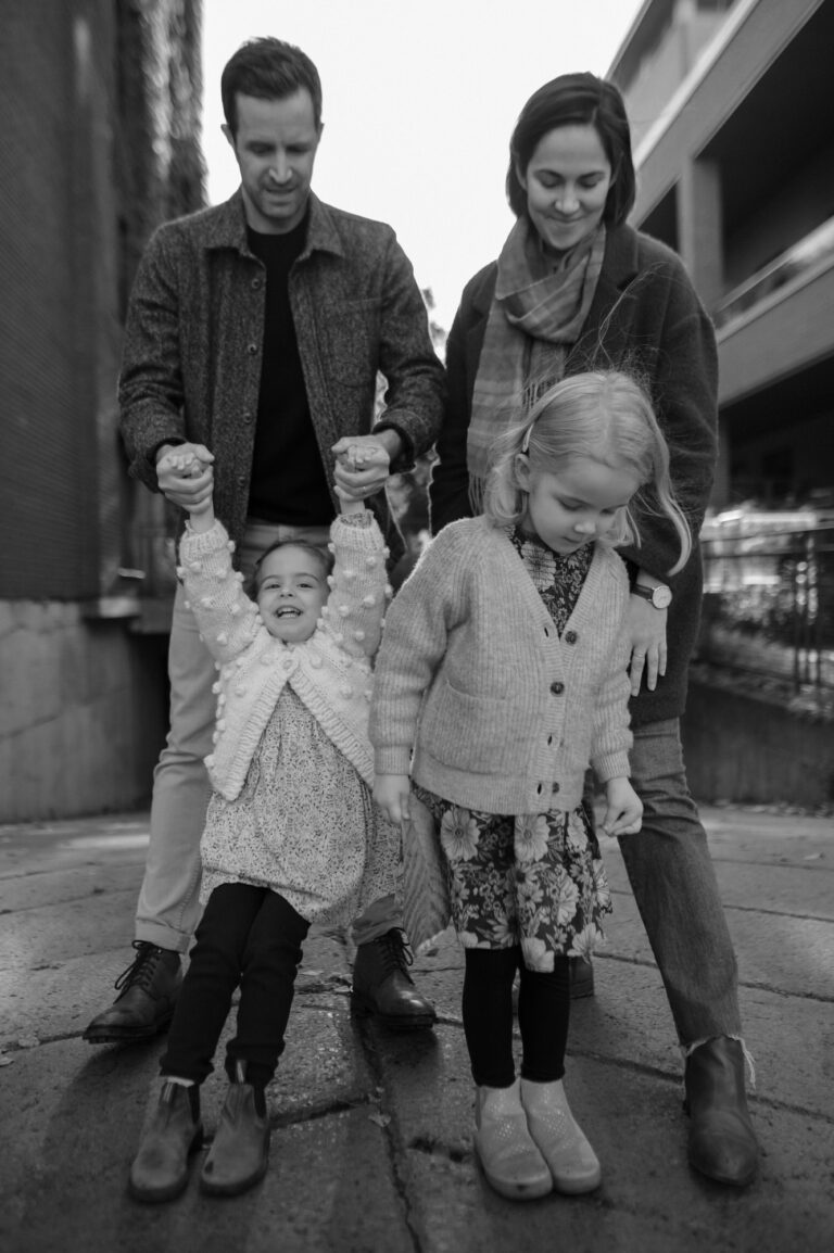 Photographie de famille lifestyle à Montréal.