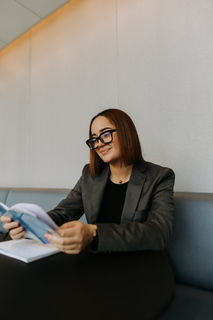 Photographie institutionnelle lifestyle à Montréal. Photographie universitaire à HEC Montréal.