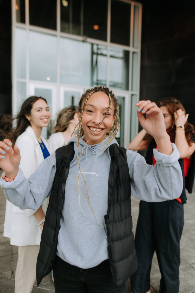 Photographie institutionnelle lifestyle à Montréal. Photographie universitaire à HEC Montréal.