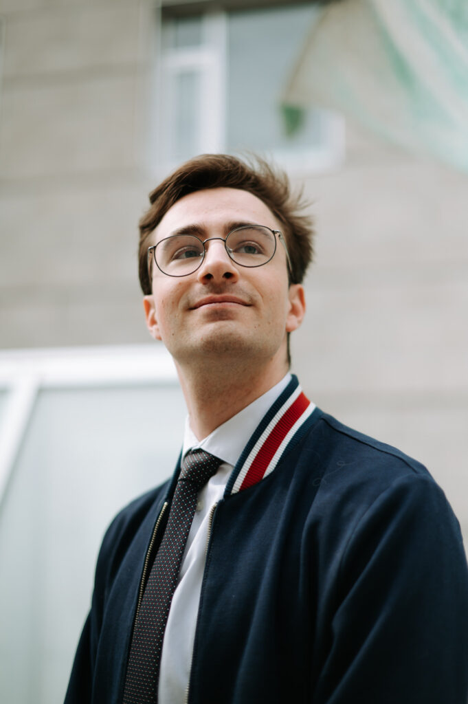 Photographie institutionnelle lifestyle à Montréal. Photographie universitaire à HEC Montréal.