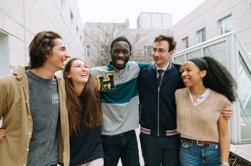 Photographie institutionnelle lifestyle à Montréal. Photographie universitaire à HEC Montréal.