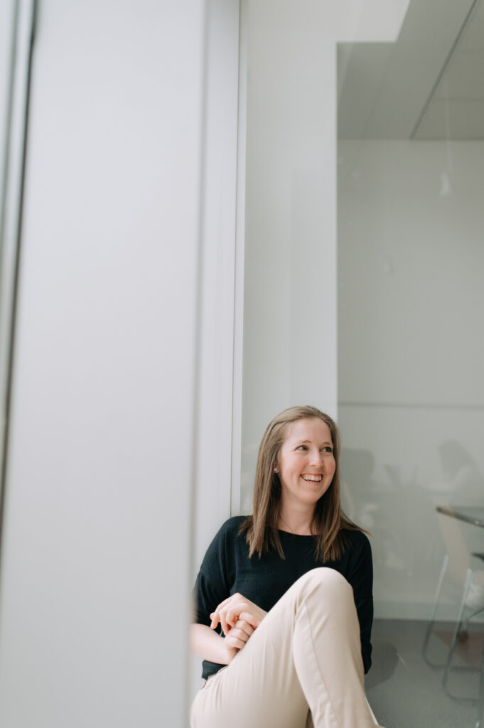 Photographie institutionnelle lifestyle à Montréal. Photographie universitaire à HEC Montréal.